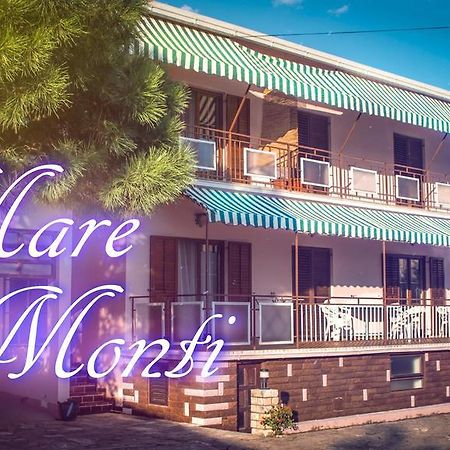 Apartments And Rooms Mare-Monti Starigrad Paklenica Exterior foto