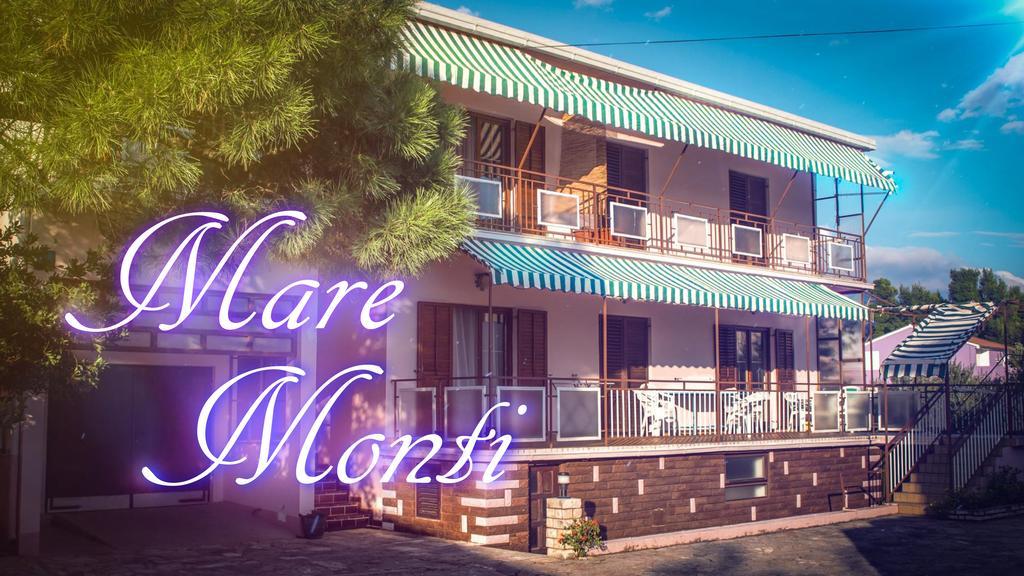 Apartments And Rooms Mare-Monti Starigrad Paklenica Exterior foto