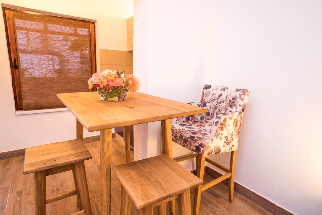 Apartments And Rooms Mare-Monti Starigrad Paklenica Exterior foto